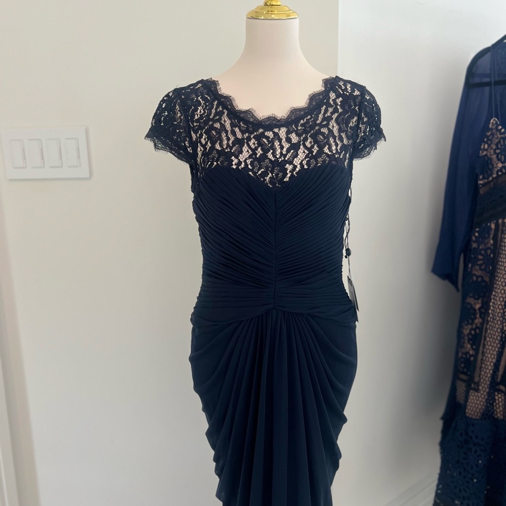 Elegant Black Lace Evening Dress
